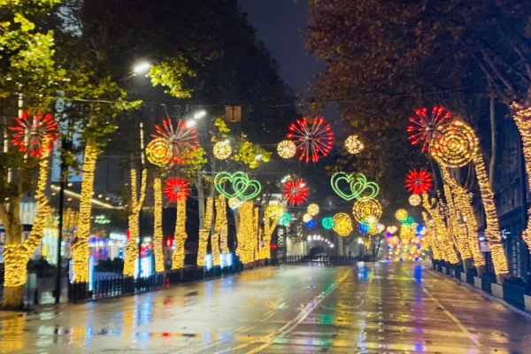 საახალწლო ღონისძიებები 12 დეკემბრიდან 7 იანვრის ჩათვლით პირველი რესპუბლიკის მოედანზე გაიმართება