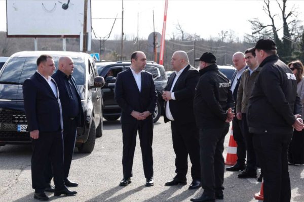 გეკა გელაძემ ენგურის ხიდის მიმდებარედ განთავსებული საპოლიციო დანაყოფების თანამშრომლები მოინახულა