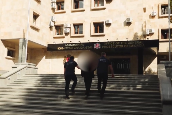 განსაკუთრებით დიდი ოდენობით უკანონო შემოსავლის ლეგალიზაციის ფაქტზე გრიგოლ ლილუაშვილთან დაკავშირებული პირი, ანდრია ლილუაშვილი დააკავეს