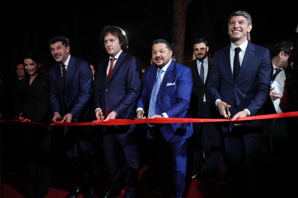 ირაკლი კობახიძემ „ფერარი თბილისის“ პირველი ოფიციალური შოურუმის გახსნის ცერემონიაში მიიღო მონაწილეობა