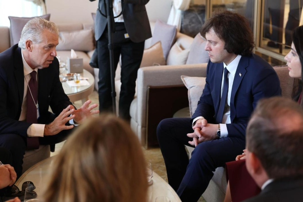 რაკლი კობახიძე Philip Morris International-ის ცენტრალური აზიისა და კავკასიის რეგიონის პრეზიდენტს შეხვდა