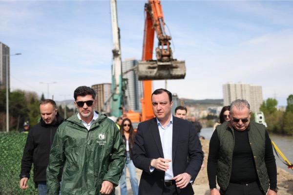 რუსთავი-თბილისის დამაკავშირებელ გზაზე დაზიანებული მონაკვეთის აღდგენა მიმდინარეობს