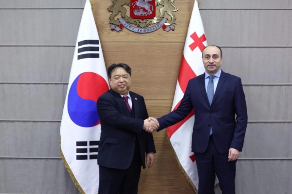 გეკა გელაძემ კორეის რესპუბლიკის ელჩთან გაცნობითი შეხვედრა გამართა