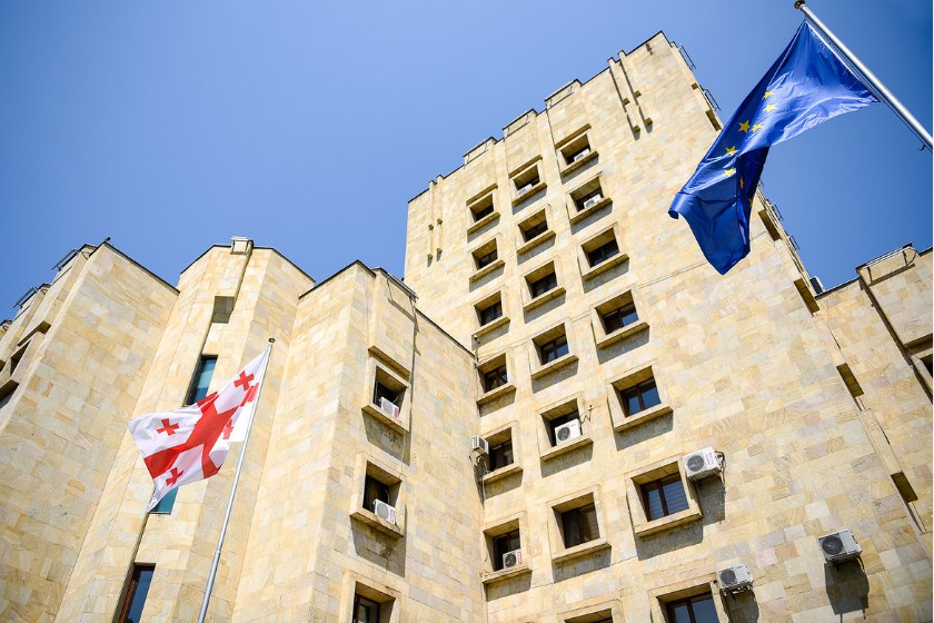 7 წლის ბავშვის მიმართ ძალადობის ფაქტზე დედას და ბებიას ბრალდება წარუდგინეს