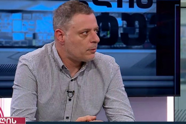 სპორტული კომენტატორის, სანდრო ცნობილაძის სახლში პოლიცია შევიდა