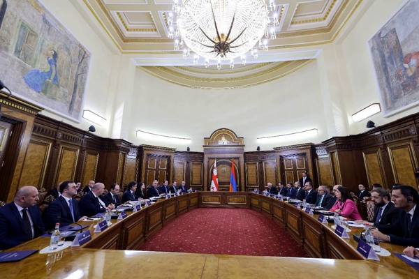 ირაკლი კობახიძისა და ნიკოლ ფაშინიანის ხელმძღვანელობით, საქართველოსა და სომხეთის ეკონომიკური თანამშრომლობის მთავრობათაშორისი კომისიის სხდომა გაიმართა