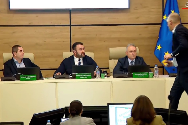 დაპირისპირება ცესკო-ში - გიორგი კალანდარიშვილს შავი საღებავი შეასხეს