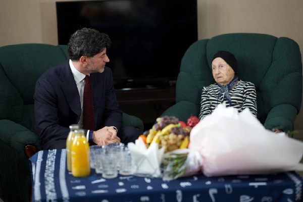 კახა კალაძემ 101 წლის მარიამ ბებიაშვილს დაბადების დღე მიულოცა