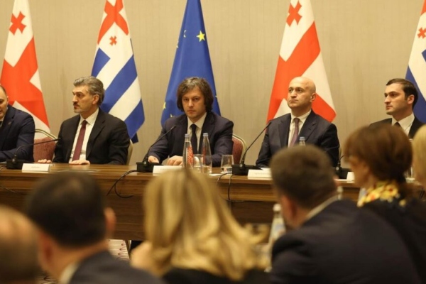 პრემიერ-მინისტრმა აჭარის ავტონომიური რესპუბლიკის მთავრობის ახალი თავმჯდომარე ადგილობრივი ხელისუფლების წარმომადგენლებს წარუდგინა