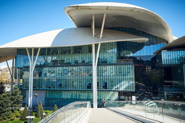 შეღავათი ათიათასობით მოქალაქეს ეხება - რა მომსახურებაზე ანახევრებს ფასებს იუსტიციის სახლი