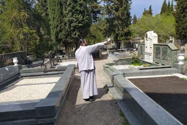 მართლმადიდებელი ეკლესია საფლავთა კურთხევის დღეს აღნიშნავს